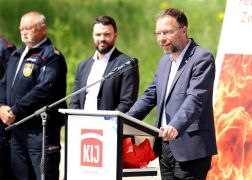 Eingeweiht In Jena Neue Feuer  Und Rettungswache In Zwaetzen 04